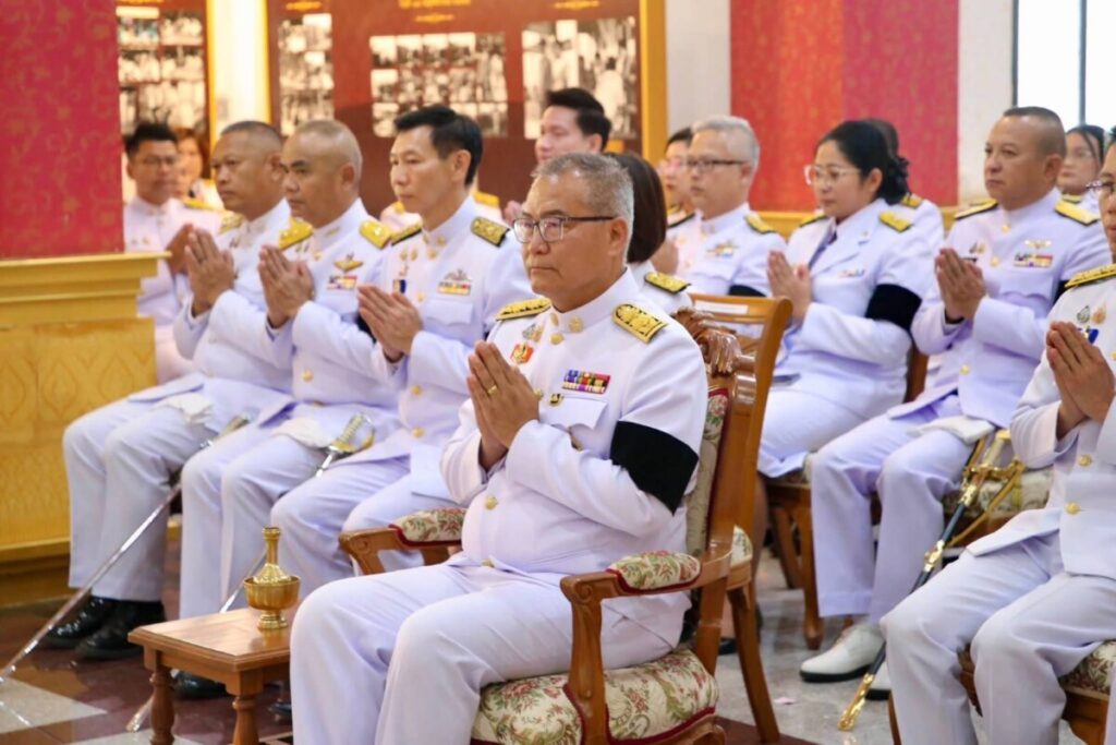 สพป.นครพนม เขต 1 ร่วมพิธีถวายราชสักการะ “วันจักรี” น้อมรำลึกพระมหากรุณาธิคุณบูรพมหากษัตริยาธิราชเจ้า 5 101323 0