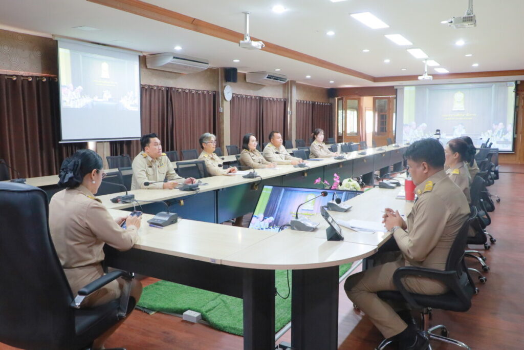 สพป.นครพนม เขต 1 ขานรับนโยบายกระทรวงศึกษาธิการ ร่วมประชุมรับมอบแนวทางขับเคลื่อนการศึกษายุคใหม่ 6 IMG 0707