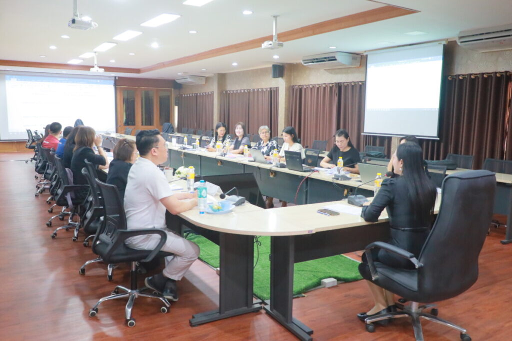 สพป.นครพนม เขต 1 คัดเลือกผลงาน “The Best Teacher Award” เชิดชูเกียรติครูโรงเรียนขนาดเล็กสู่ความสำเร็จ 4 IMG 9066