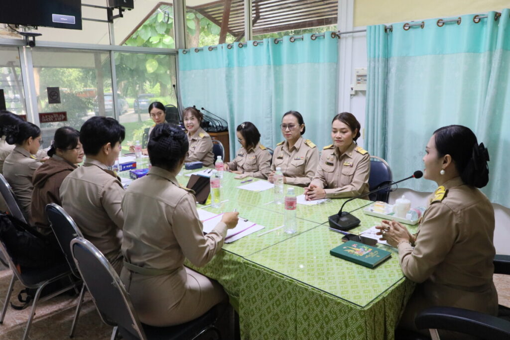 สพป.นครพนม เขต 1 ประชุมคณะทำงานพัฒนางานตามข้อตกลง (PA) ผู้อำนวยการสำนักงานเขตพื้นที่การศึกษา ประจำปี 2569 4 IMG 3873