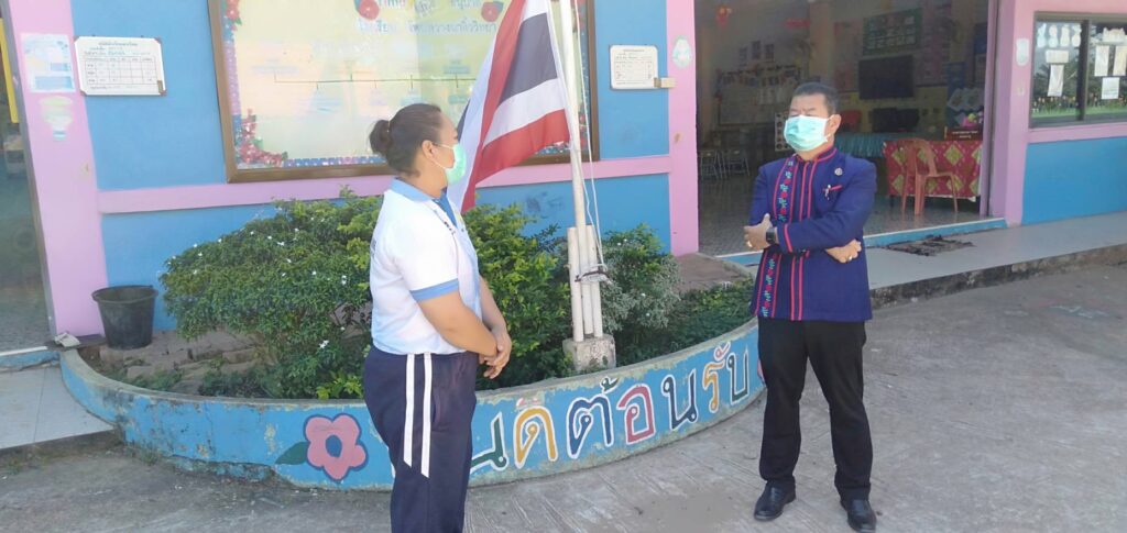 ตรวจเยี่ยมให้กำลังใจ ผู้บริหารสถานศึกษา ครูและบุคคลากรทางการศึกษา ในการจัดการเรียนการสอน ภาคเรียนที่ 2/2565 2 308625
