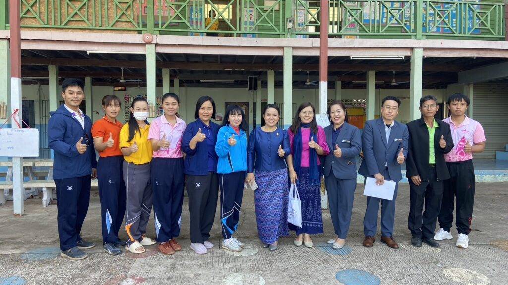 ออกตรวจเยี่ยม และให้กำลังใจผู้บริหารและคณะครู รร. บ้านโปร่งหนองเปงใหม่จำปา รร. บ้านคำชะอี รร. บ้านขอนขว้าง อ.ธาตุพนม 3 S 13050405