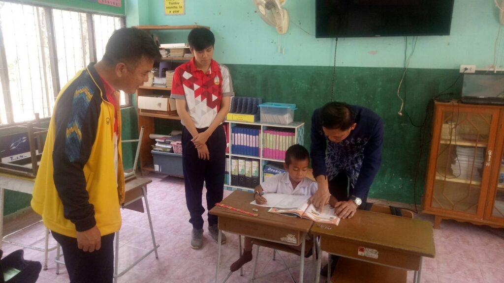 ติดตามดูแลช่วยเหลือ ให้คำปรึกษา ครู นักเรียนด้านสุขภาพจิต และติดตามตรวจเยี่ยมการจัดการศึกษา 4 S 365002758