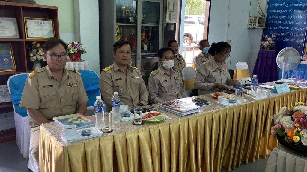 ประเมินประสิทธิภาพประสิทธิผลการปฎิบัติหน้าที่ของผู้บริหารสถานศึกษา เครือข่ายกุตาไก้-นามะเขือ และ เครือข่ายหนองฮีหนองเทาใหญ่ 7 S 13607094