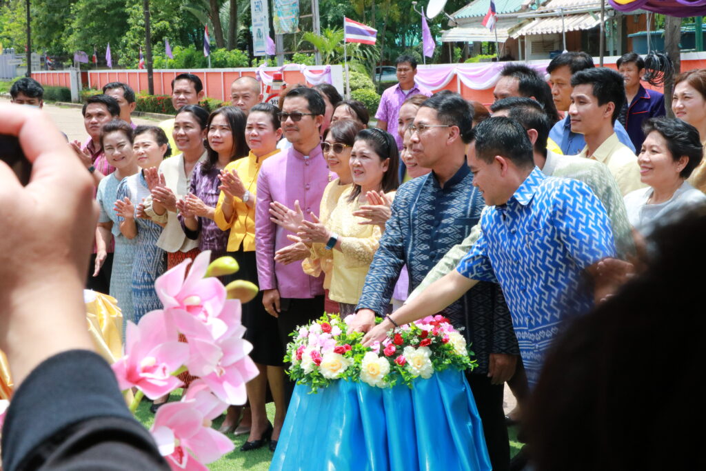 ร่วมพิธีเปิดป้าย “สำนักงานส่งเสริมการเรียนรู้ จังหวัดนครพนม ” 6 IMG 0615 1