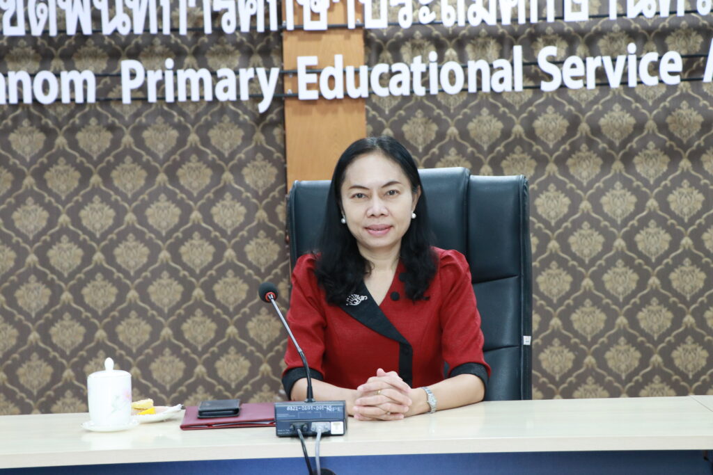 การประชุมสื่อสารสร้างความเข้าใจเกี่ยวกับการนำตัวชี้วัดระหว่างทางและตัวชี้วัดปลายทาง ตามหลักสูตรแกนกลางการศึกษาขั้นพื้นฐาน พุทธศักราช 2551 2 IMG 3511