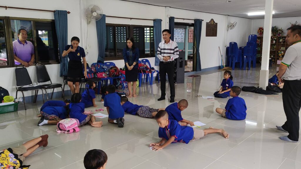 วัลงพื้นที่ตรวจเยี่ยมและให้กำลังใจ โรงเรียนในสังกัด ที่ประสบภัยน้ำท่วม จากเหตุฝนตกต่อเนื่องหลายวัน 7 13071
