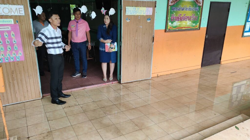 วัลงพื้นที่ตรวจเยี่ยมและให้กำลังใจ โรงเรียนในสังกัด ที่ประสบภัยน้ำท่วม จากเหตุฝนตกต่อเนื่องหลายวัน 5 13089