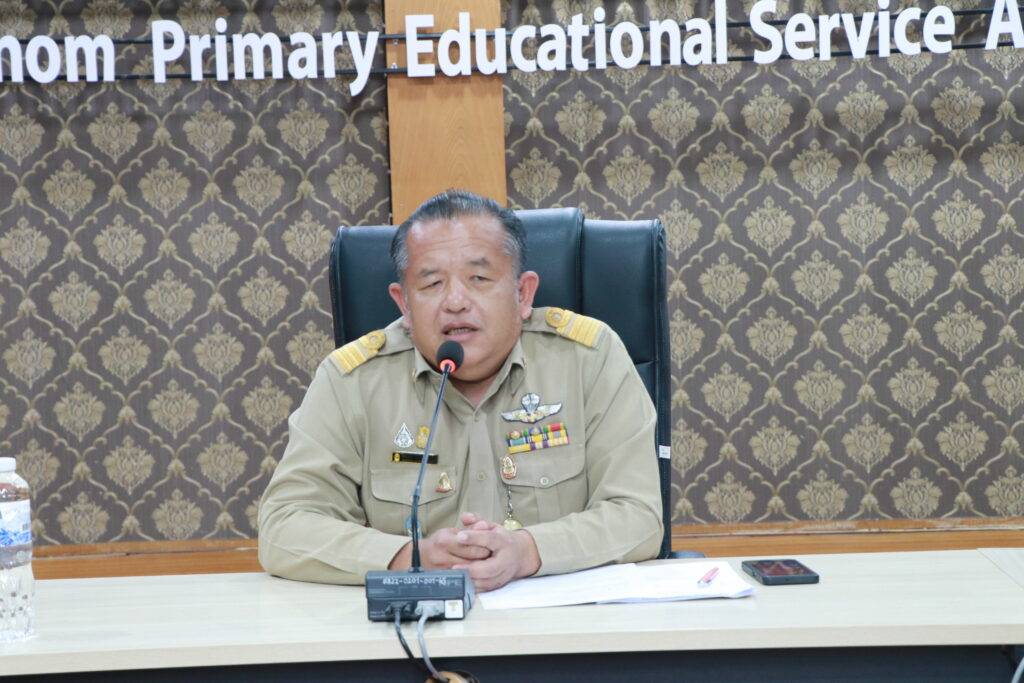 การประชุมโครงการขับเคลื่อนนโยบายการแก้ไขปัญหาเด็กที่อยู่นอกระบบการศึกษา เด็กตกหล่นและเด็กกลุ่มเสี่ยงให้กลับเข้าสู่ระบบการศึกษาประจำปีการศึกษา 2566 1 IMG 7912
