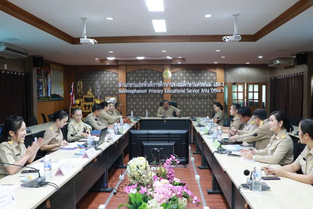 การประชุมโครงการขับเคลื่อนนโยบายการแก้ไขปัญหาเด็กที่อยู่นอกระบบการศึกษา เด็กตกหล่นและเด็กกลุ่มเสี่ยงให้กลับเข้าสู่ระบบการศึกษาประจำปีการศึกษา 2566 2 IMG 7914