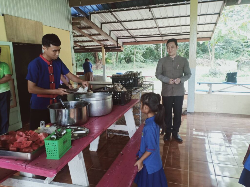 ลงพื้นที่ตรวจเยี่ยมการดำเนินงานโครงการอาหารกลางวันในโรงเรียนประถมศึกษา ร่วมกับ สำนักงาน ป.ป.ช. ประจำจังหวัดนครพนม 6 296073