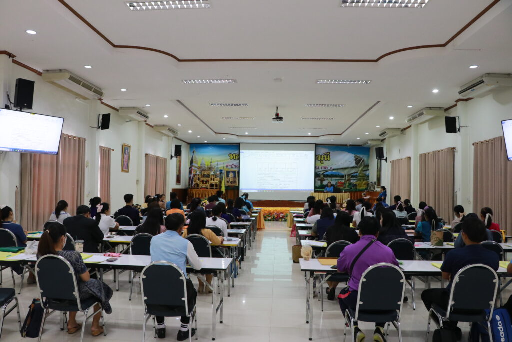 การบันทึกข้อมูลลงแฟ้มทะเบียนประวัติ และ ก.ค.ศ. 16 ของข้าราชการครูและบุคลากรทางการศึกษา ตำแหน่ง ครูผู้ช่วย 4 IMG 0865