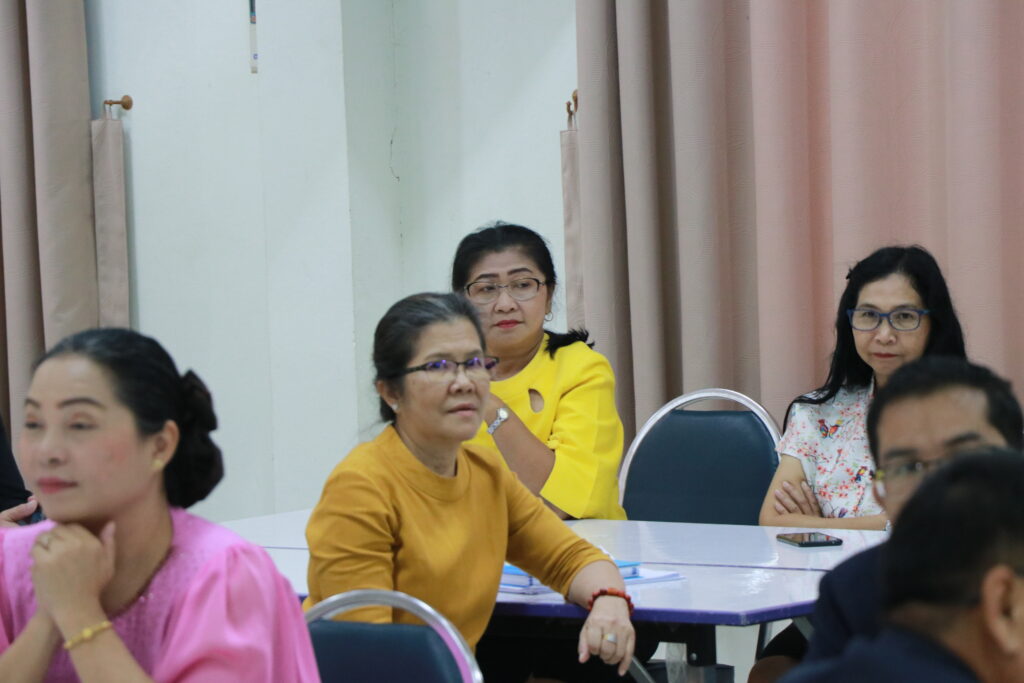 การประชุมชี้แจงโครงการรักการอ่าน 6 IMG 1298