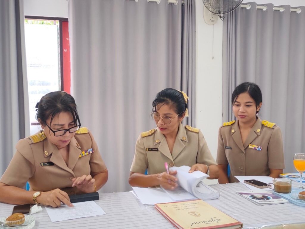 ตรวจสอบคุณภาพโรงเรียนคุณธรรม สพฐ. ระดับ 2 ดาว ดำเนินการตรวจสอบการดำเนินงานตามเกณฑ์โรงเรียนคุณธรรม สพฐ. ระดับ 2 ดาว ที่โรงเรียนดงสว่างเจริญวิทย์ อำเภอเมือง จังหวัดนครพนม 4 S 17014839