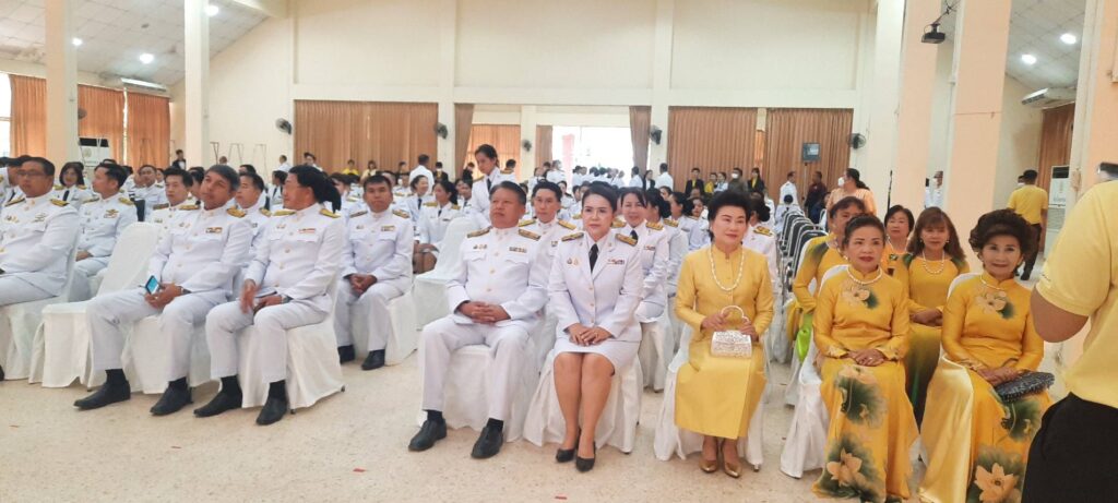 ร่วมพิธีวางพวงมาลา ถวายราชสักการะ เนื่องในวันนวมินทรมหาราช ศาลายงใจยุทธ ศาลากลางจังหวัดนครพนม 3 57295