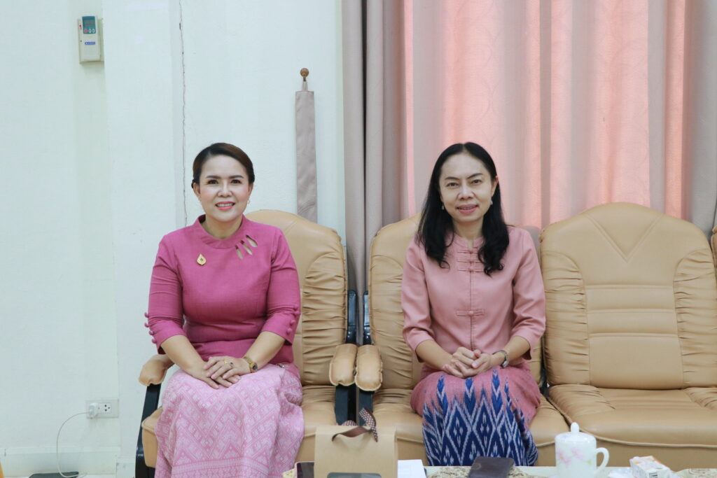การประชุมคณะกรรมการตัดสินการประกวดแข่งขันงานศิลปหัตถกรรมนักเรียน ครั้งที่ 71 ปีการศึกษา 2566 ระดับเขตพื้นที่ สำนักงานเขตพื้นที่การศึกษาประถมศึกษานครพนม เขต 1 ครั้งที่ 1/2566 ในกิจกรรมการแข่งขันวิชา วิทยาศาสตร์,ภาษาไทย,หุ่นยนต์,นักบินน้อย,สุขศึกษาและพลศึกษา 2 IMG 3011