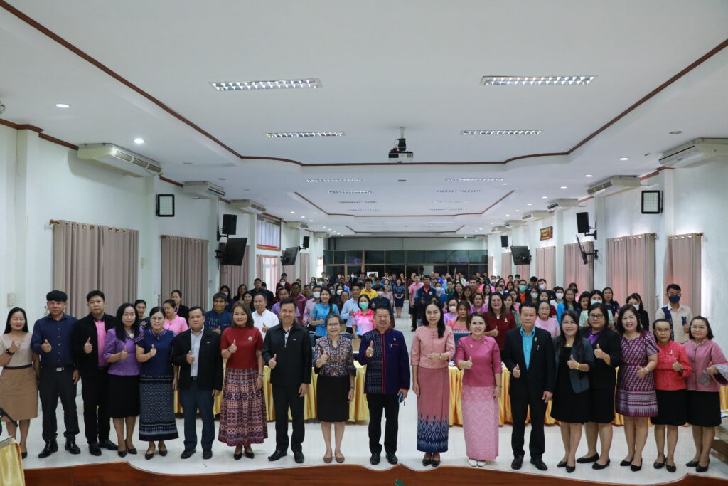 การประชุมคณะกรรมการตัดสินการประกวดแข่งขันงานศิลปหัตถกรรมนักเรียน ครั้งที่ 71 ปีการศึกษา 2566 ระดับเขตพื้นที่ สำนักงานเขตพื้นที่การศึกษาประถมศึกษานครพนม เขต 1 ครั้งที่ 1/2566 ในกิจกรรมการแข่งขันวิชา วิทยาศาสตร์,ภาษาไทย,หุ่นยนต์,นักบินน้อย,สุขศึกษาและพลศึกษา 6 IMG 3153