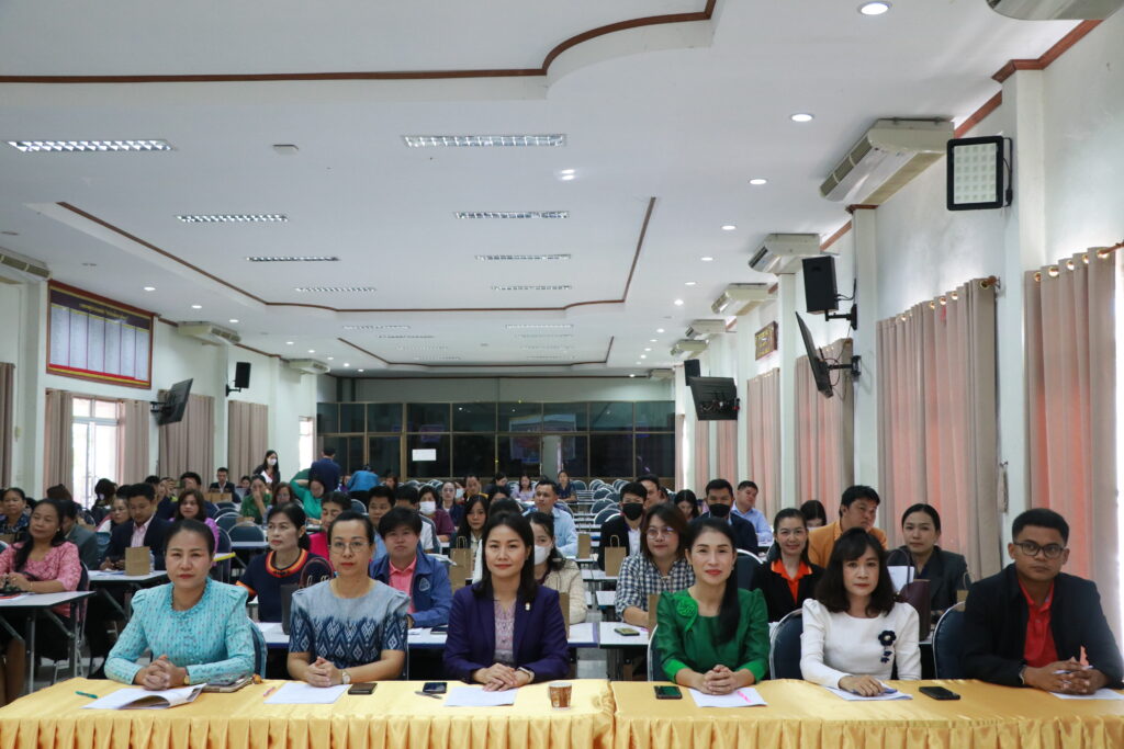 การประชุมคณะกรรมการตัดสินการประกวดแข่งขันงานศิลปหัตถกรรมนักเรียน ครั้งที่ 71 ปีการศึกษา 2566 ระดับเขตพื้นที่ 2 IMG 3334