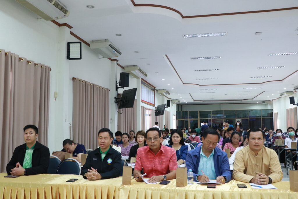 การประชุมคณะกรรมการตัดสินการประกวดแข่งขันงานศิลปหัตถกรรมนักเรียน ครั้งที่ 71 ปีการศึกษา 2566 ระดับเขตพื้นที่ 3 IMG 3339
