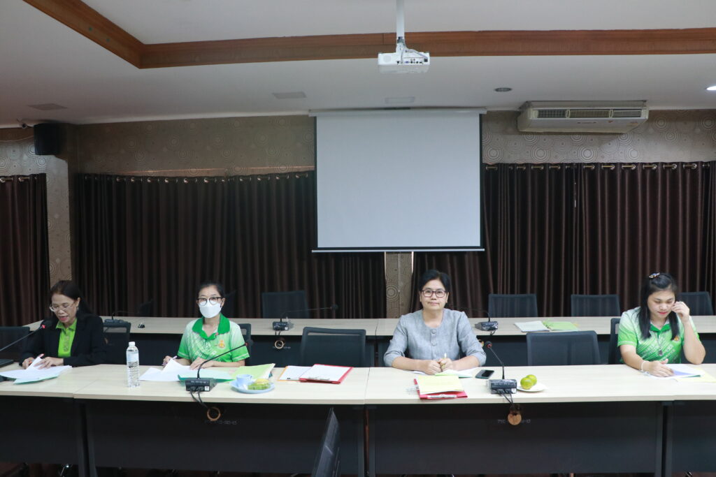 ประชุมคณะกรรมการพิจารณาเลื่อนขั้นค่าจ้างลูกจ้างประจำและค่าตอบแทนพนักงานราชการ ประจำปี 2566 ครั้งที่ 2 (1 ตุลาคม 2566) 6 IMG 5211