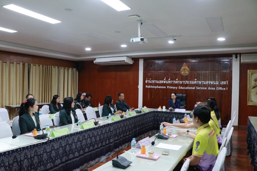 ต้อนรับคณะผู้บริหารและบุคลาการ สพป.กาฬสินธุ์ เขต 1 เข้าศึกษาดูงานการบริหารจัดการสำนักงานเขตพื้นที่ 2 IMG 5360