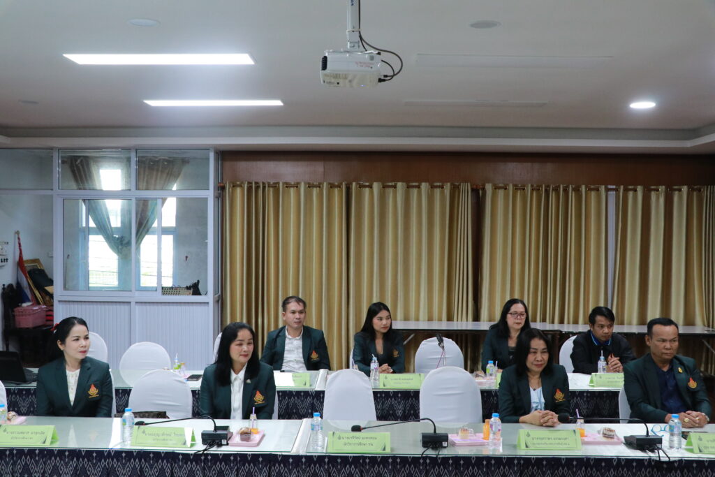 ต้อนรับคณะผู้บริหารและบุคลาการ สพป.กาฬสินธุ์ เขต 1 เข้าศึกษาดูงานการบริหารจัดการสำนักงานเขตพื้นที่ 4 IMG 5363
