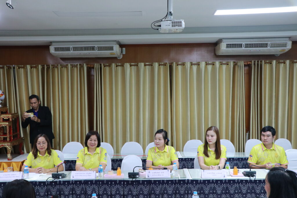 ต้อนรับคณะผู้บริหารและบุคลาการ สพป.กาฬสินธุ์ เขต 1 เข้าศึกษาดูงานการบริหารจัดการสำนักงานเขตพื้นที่ 5 IMG 5366