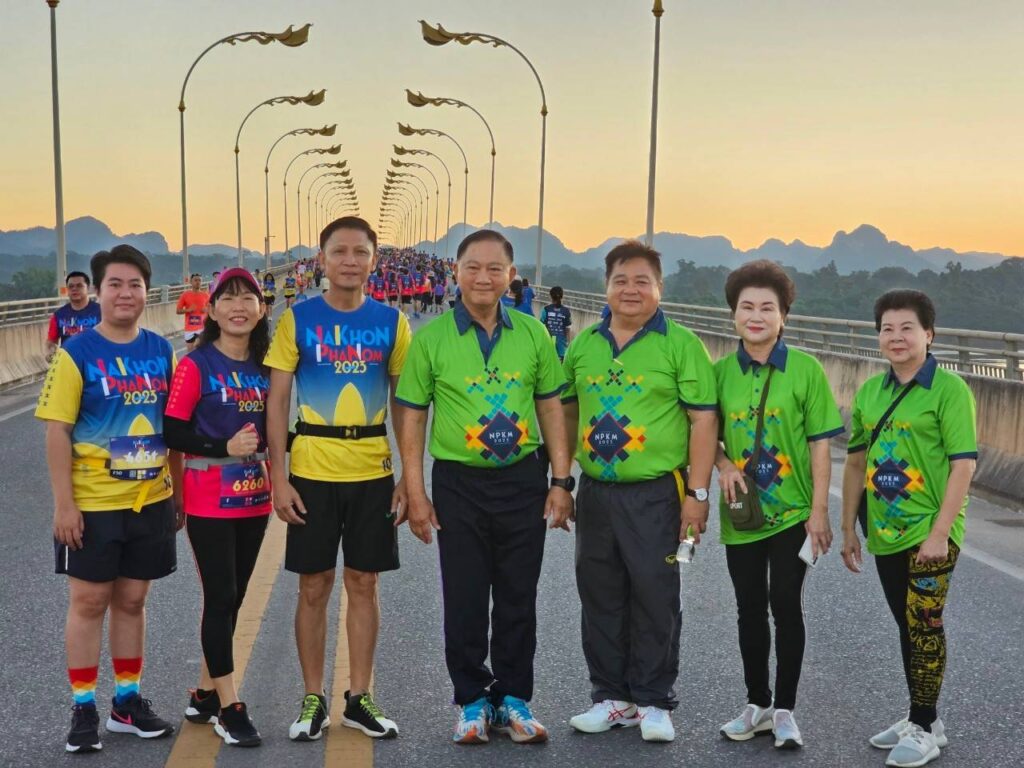 ร่วมพิธีเปิดกิจกรรมการแข่งขันเดิน – วิ่งข้ามโขง “นครพนม – คำม่วน มาราธอน 2566” (NAKHON PHANOM – KHAMMOUAN MARATHON 2023) Season 5 ณ สะพานมิตรภาพไทย – ลาว แห่งที่ 3 (นครพนม – คำม่วน) 5 570545