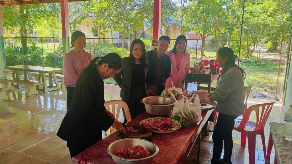 ออกเยี่ยม นิเทศ กิจกรรมในชั้นเรียน และโครงการอาหารกลางวัน รร.บ้านดอนข้าวหลาม, รร.บ้านฝั่งแดง (พระเทพฯ), รร.บ้านนาหนาด อ. ธาตุพนม จ.นครพนม 2 60154