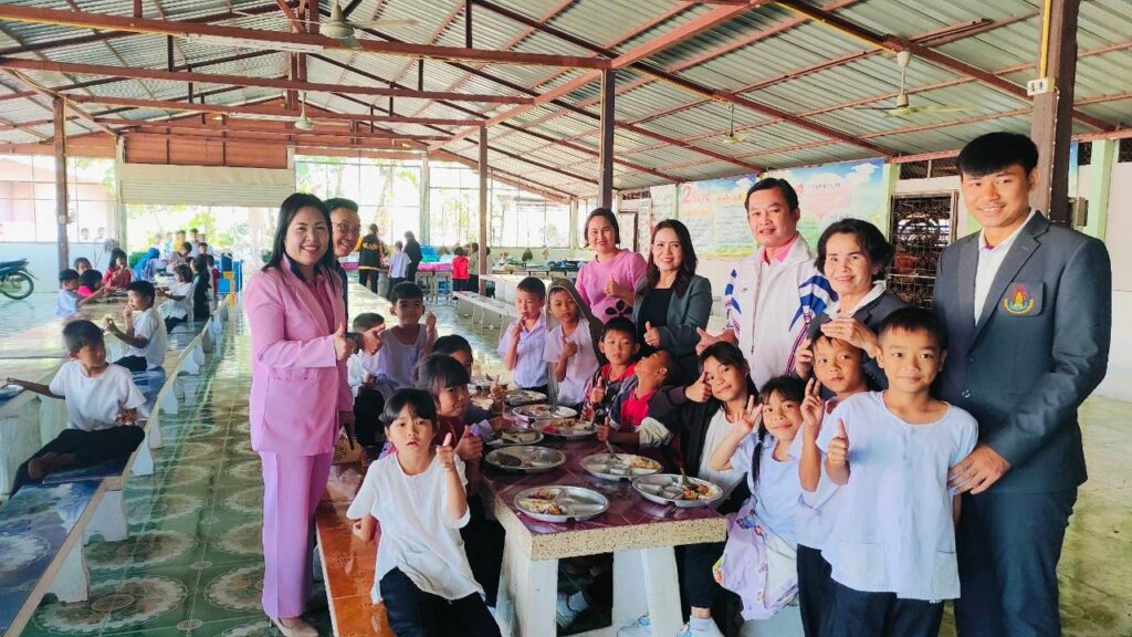 ออกเยี่ยม นิเทศ กิจกรรมในชั้นเรียน และโครงการอาหารกลางวัน รร.บ้านดอนข้าวหลาม, รร.บ้านฝั่งแดง (พระเทพฯ), รร.บ้านนาหนาด อ. ธาตุพนม จ.นครพนม 3 60167