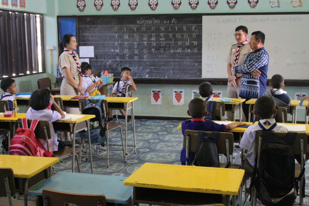 ตรวจเยี่ยมให้กำลังใจ ผู้บริหารสถานศึกษา ครู บุคลากรทางการศึกษา และนักเรียน ในการจัดการเรียนการสอน ภาคเรียนที่ 2 ปีการศึกษา 2566 6 IMG 8502