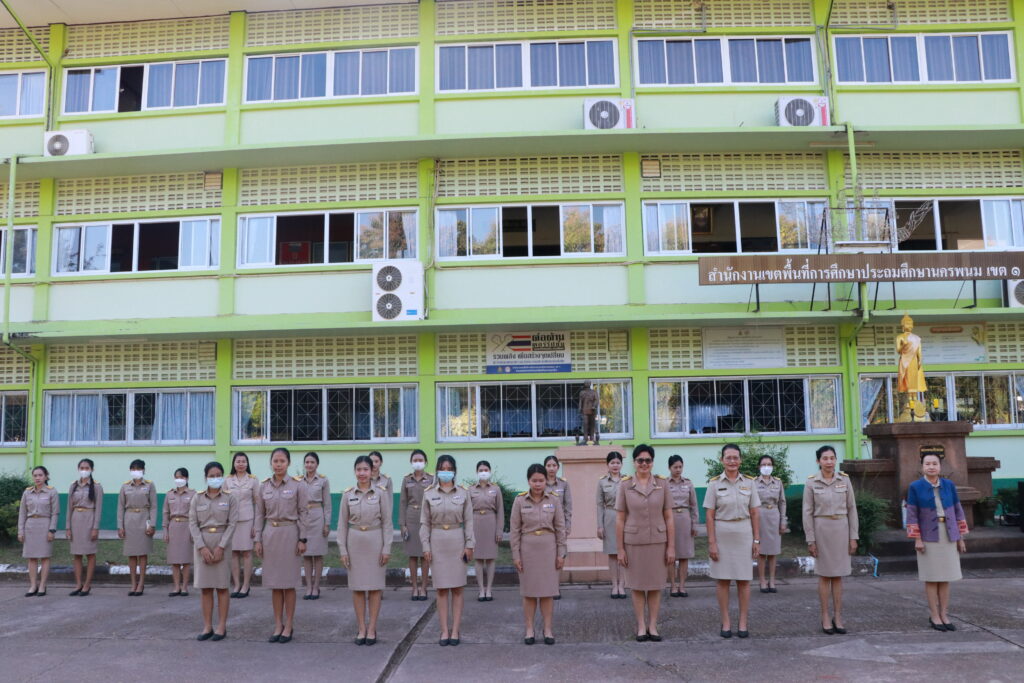 ร่วมกิจกรรมเชิงสัญลักษณ์เขตสุจริต,ร้องเพลงชาติ, สวดมนต์ไหว้พระ,กล่าวคำปฏิญาณเขตสุจริต 5 IMG 8839