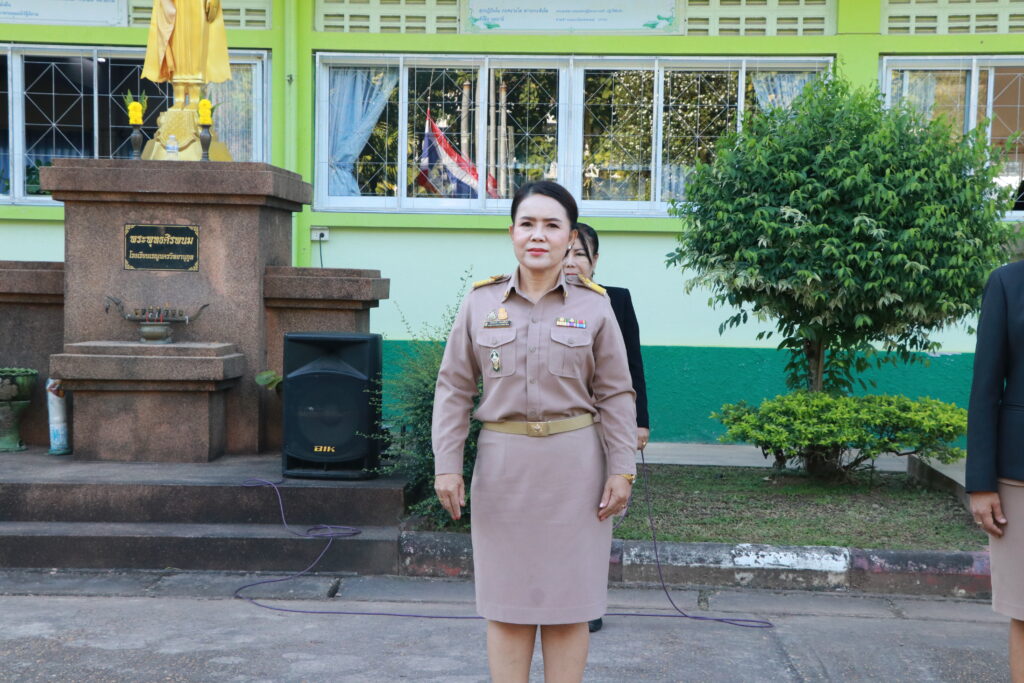 ร่วมกิจกรรมเชิงสัญลักษณ์เขตสุจริต,ร้องเพลงชาติ, สวดมนต์ไหว้พระ,กล่าวคำปฏิญาณเขตสุจริต 4 IMG 8846