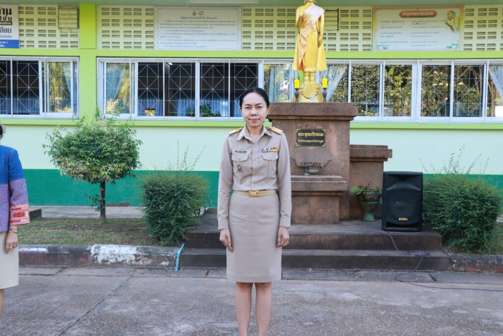 ร่วมกิจกรรมเชิงสัญลักษณ์เขตสุจริต,ร้องเพลงชาติ, สวดมนต์ไหว้พระ,กล่าวคำปฏิญาณเขตสุจริต 3 IMG 8848