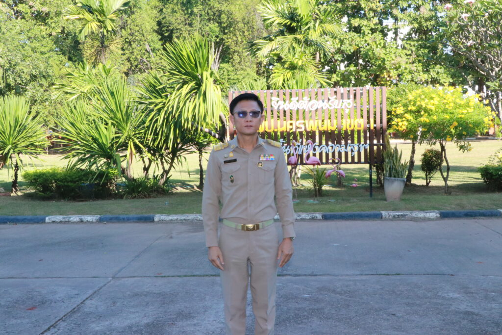 ร่วมกิจกรรมเชิงสัญลักษณ์เขตสุจริต,ร้องเพลงชาติ, สวดมนต์ไหว้พระ,กล่าวคำปฏิญาณเขตสุจริต 2 IMG 8859