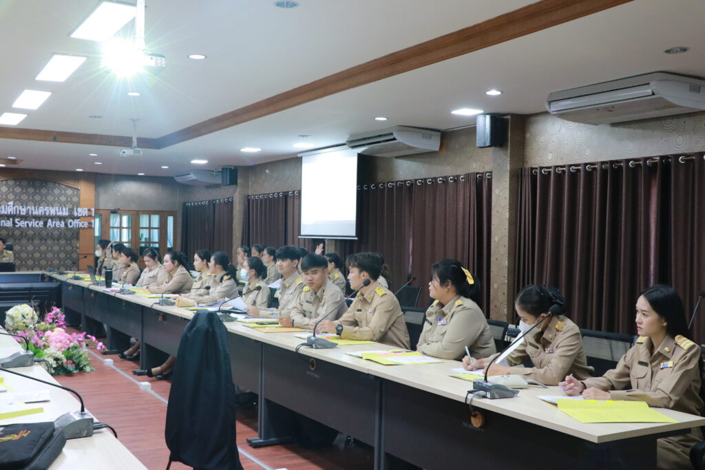 การประชุมชี้แจงการบันทึกข้อมูลลงแฟ้มทะเบียนประวัติ และ ก.ค.ศ. 16 6 IMG 8933