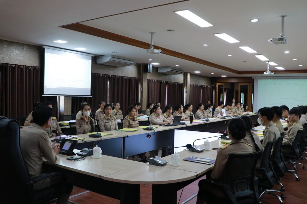 การประชุมชี้แจงการบันทึกข้อมูลลงแฟ้มทะเบียนประวัติ และ ก.ค.ศ. 16 3 IMG 8958 1