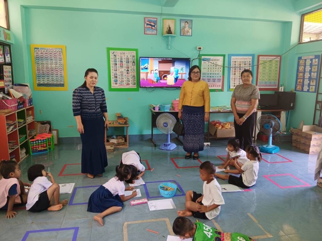 ตรวจเยี่ยมให้กำลังใจ ผู้บริหารสถานศึกษา ครู บุคลากรทางการศึกษาและนักเรียน โรงเรียนบ้านนาขามส้มป่อย อำเภอวังยาง 2 LINE ALBUM 10112566 ๒๓๑๑๑๐ 1