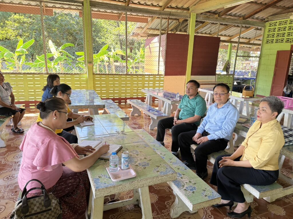 ลงพื้นที่ให้ความรู้ด้านกฏหมายและวินัย และด้านการเงิน พัสดุ โรงเรียนอนุบาลวัดพระธาตุพนม โรงเรียนบ้านทู้ อำเภอธาตุพนม และโรงเรียนบ้านนาบั่ว อำเภอเรณูนคร 4 S 2613347