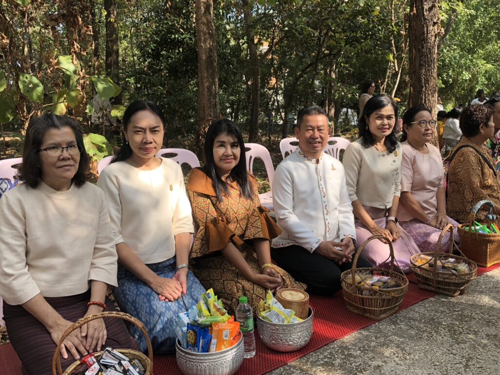 ร่วมทำบุญตักบาตร ถวายภัตตาหารและทอดกฐินสามัคคี เนื่องในงานบุญกฐินสามัคคีวัดส้างพระอินทร์ ประจำปี 2566 3 S 2662442