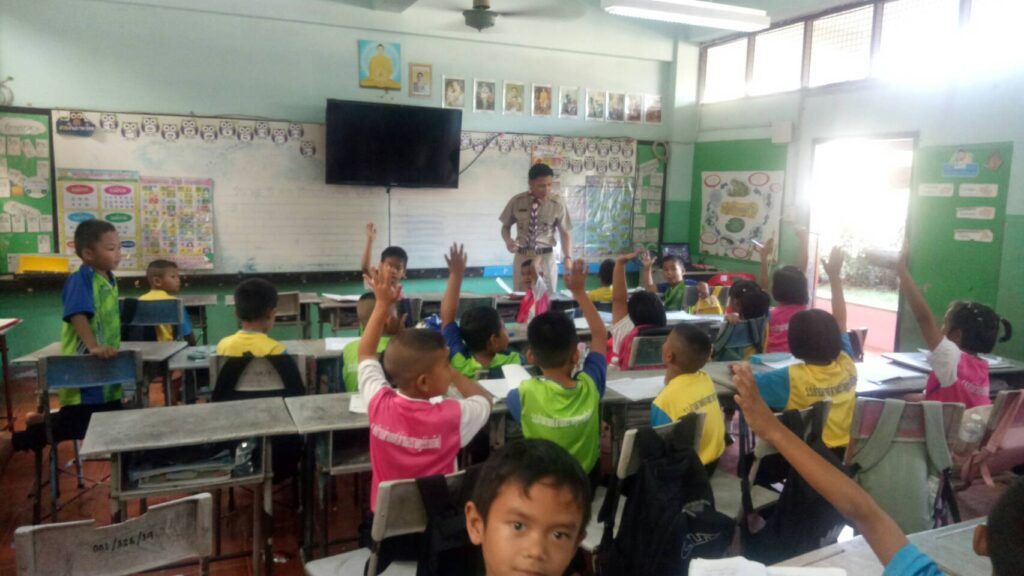 ตรวจเยี่ยมให้กำลังใจ ผู้บริหารสถานศึกษา ครู บุคลากรทางการศึกษา และนักเรียน ในการจัดการเรียนการสอน ภาคเรียนที่ 2 ปีการศึกษา 2566 1 551212