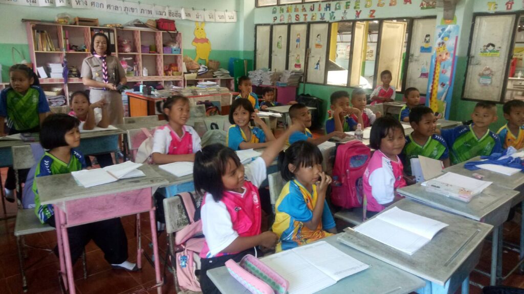 ตรวจเยี่ยมให้กำลังใจ ผู้บริหารสถานศึกษา ครู บุคลากรทางการศึกษา และนักเรียน ในการจัดการเรียนการสอน ภาคเรียนที่ 2 ปีการศึกษา 2566 4 551216