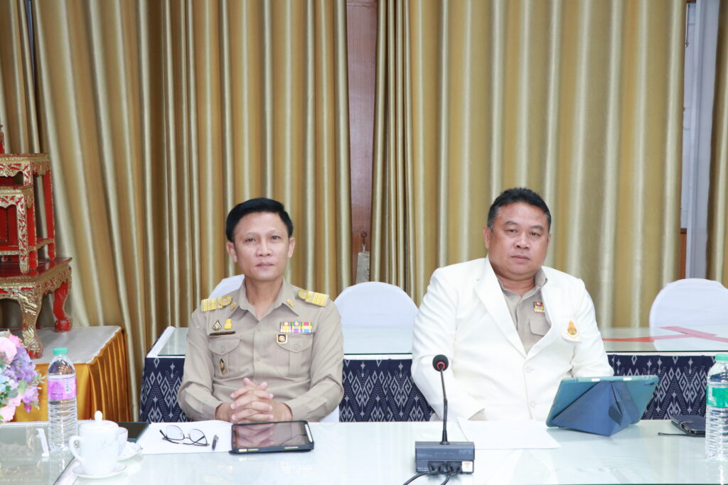 ร่วมประชุมมอบนโยบายการแก้ไขปัญหาหนี้สินครูและบุคลากรทางการศึกษา สำนักงานคณะกรรมการการศึกษาขั้นพื้นฐาน ผ่านระบบ Zoom meeting 3 IMG 1959