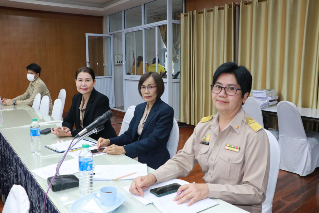 ร่วมประชุมมอบนโยบายการแก้ไขปัญหาหนี้สินครูและบุคลากรทางการศึกษา สำนักงานคณะกรรมการการศึกษาขั้นพื้นฐาน ผ่านระบบ Zoom meeting 6 IMG 1972