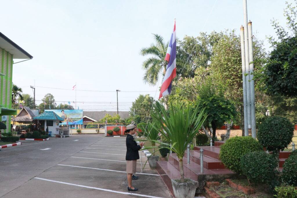 กิจกรรมเชิงสัญลักษณ์เขตสุจริต,ร้องเพลงชาติ, สวดมนต์ไหว้พระ,กล่าวคำปฏิญาณเขตสุจริต 2 IMG 2792