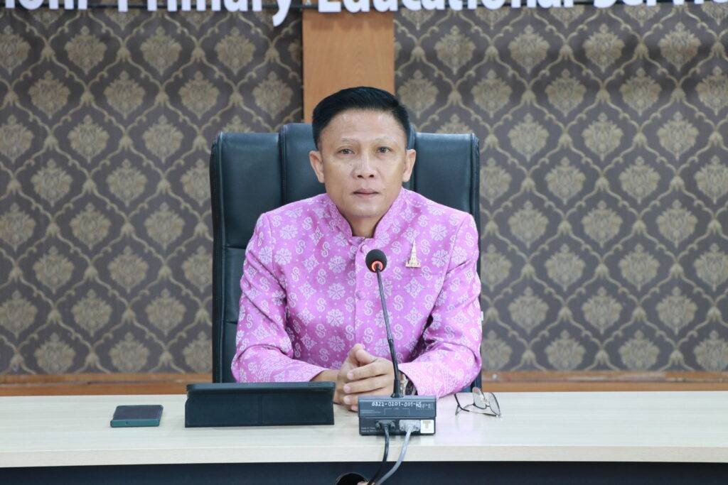 การประชุมชี้แจงการบันทึกข้อมูลลงแฟ้มทะเบียนประวัติ และ ก.ค.ศ. 16 3 IMG 2893