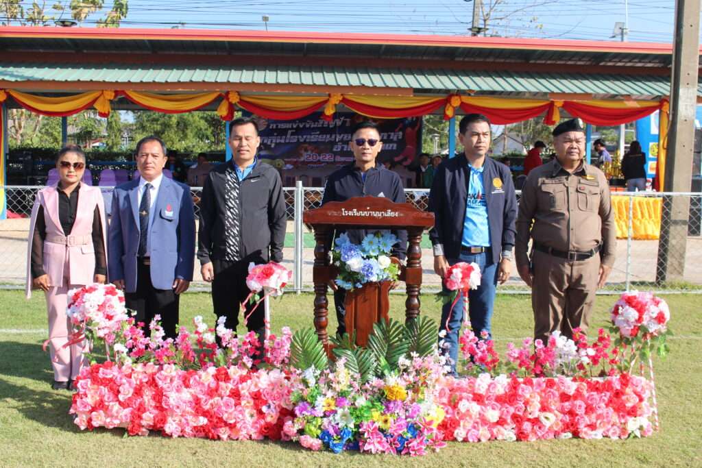 พิธีเปิดการแข่งขันกีฬากลุ่มโรงเรียนขยายโอกาส อำเภอนาแก 1 IMG 9472
