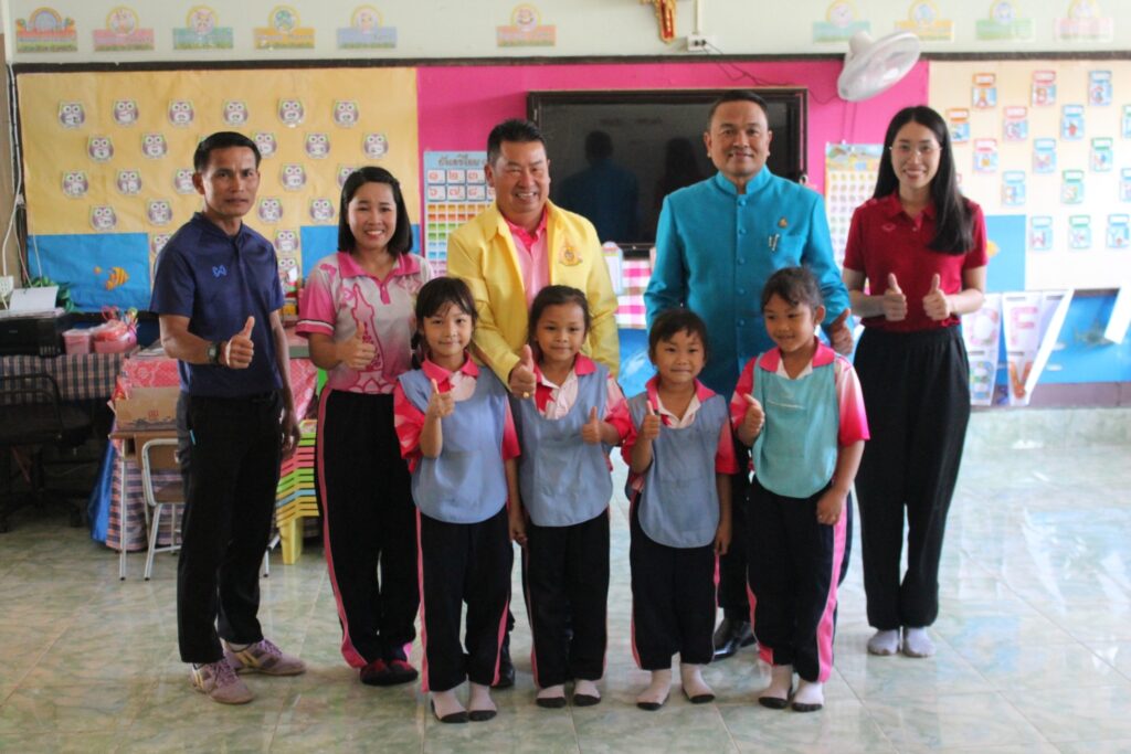 ตรวจเยี่ยมให้กำลังใจ ผู้บริหารสถานศึกษา ครู บุคลากรทางการศึกษา และนักเรียน ในการจัดการเรียนการสอน ภาคเรียนที่ 2 ปีการศึกษา 2566 1 LINE ALBUM 13.12.66 ๒๓๑๒๑๓ 1