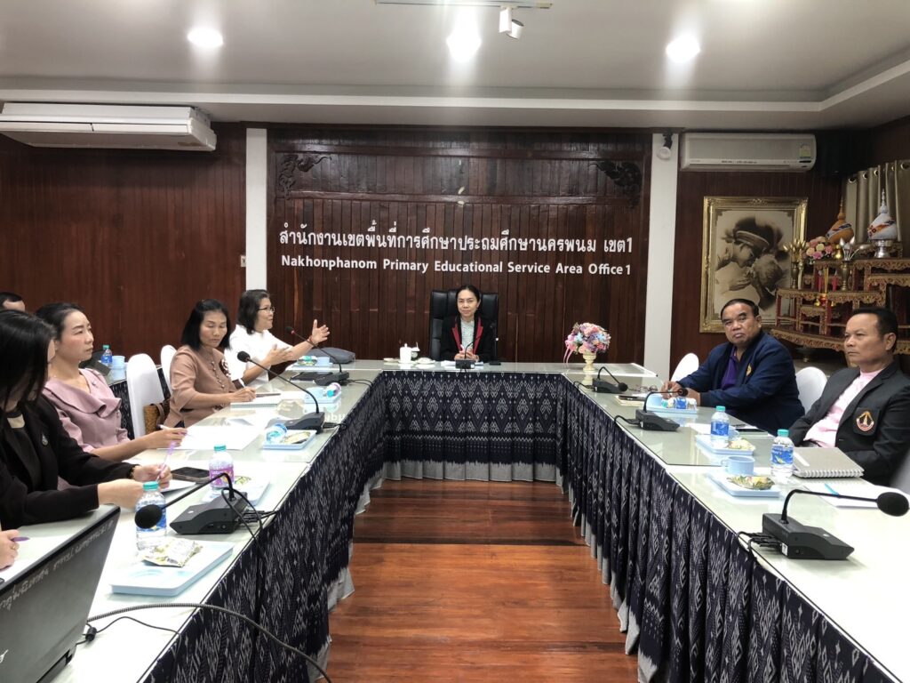การประชุมคณะกรรมการดำเนินงานโครงการการพัฒนาโรงเรียนสู่การเป็นชุมชนแห่งการเรียนรู้ทางวิชาชีพ 2 S 3956747