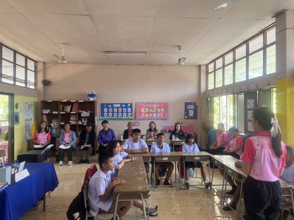 ลงพื้นที่นิเทศตามโครงการการพัฒนาโรงเรียนสู่การเป็นชุมชนแห่งการเรียนรู้ทางวิชาชีพ สำนักงานเขตพื้นที่การศึกษาประถมศึกษานครพนม เขต 1 4 S 48431212